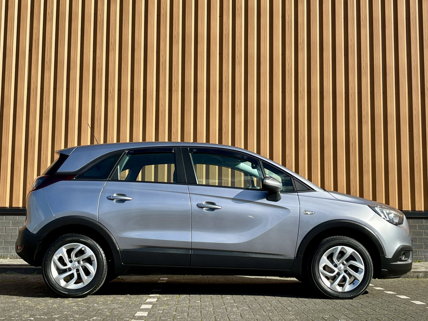 Opel Crossland X 1.2 Turbo 120 Jaar Edition | Apple Carplay | Keyless Go/Entry | DAB+ | Airconditioning | Navigatie |