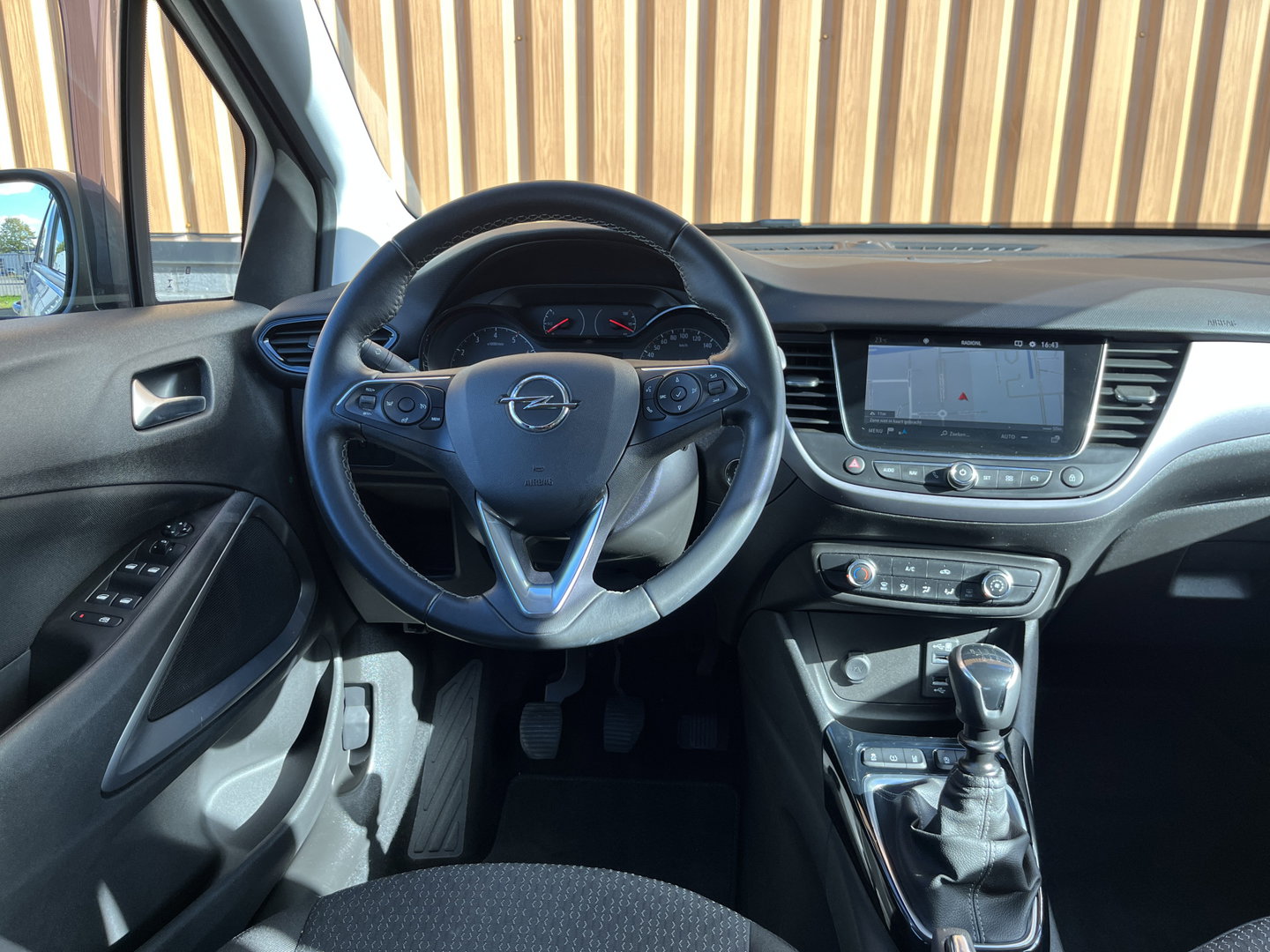Opel Crossland X 1.2 Turbo 120 Jaar Edition | Apple Carplay | Keyless Go/Entry | DAB+ | Airconditioning | Navigatie |