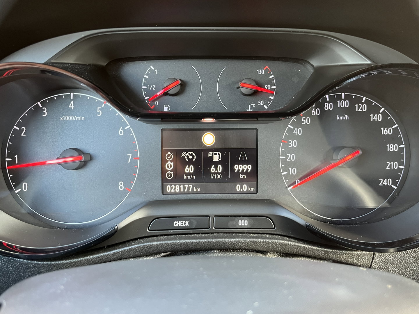 Opel Crossland X 1.2 Turbo 120 Jaar Edition | Apple Carplay | Keyless Go/Entry | DAB+ | Airconditioning | Navigatie |