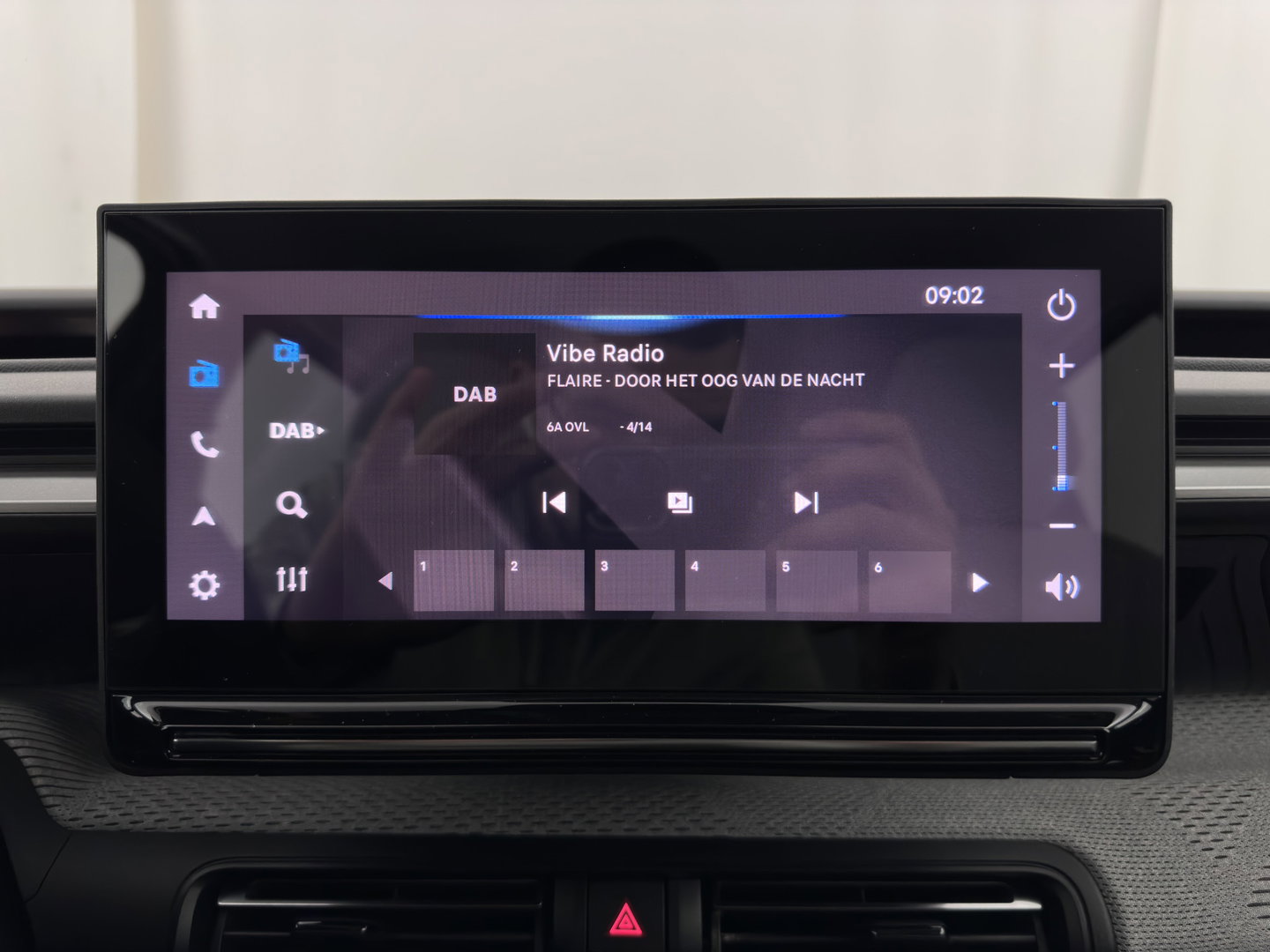 Citroën ë-C3 Max 113pk 44 kWh [3-Fase-11kW ] {SoH-90%} (INCL.BTW) *FULL-LED | NAVI-FULLMAP | CAMERA | COMFORT-SEATS | PRIVACY-GLASS | CARPLAY | DAB | ECC | PDC | CRUISE | 17''ALU*
