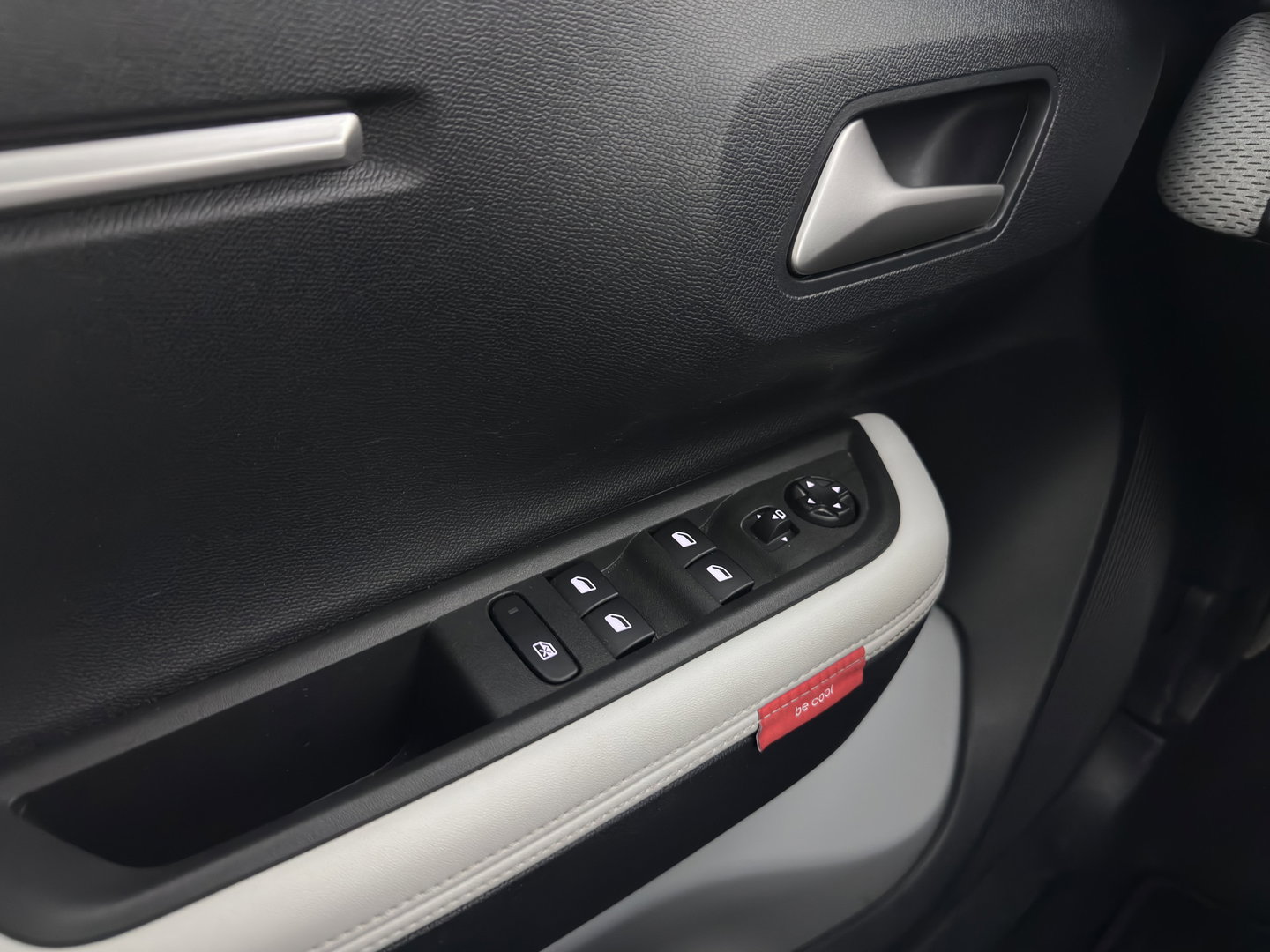 Citroën ë-C3 Max 113pk 44 kWh [3-Fase-11kW ] {SoH-90%} (INCL.BTW) *FULL-LED | NAVI-FULLMAP | CAMERA | COMFORT-SEATS | PRIVACY-GLASS | CARPLAY | DAB | ECC | PDC | CRUISE | 17''ALU*