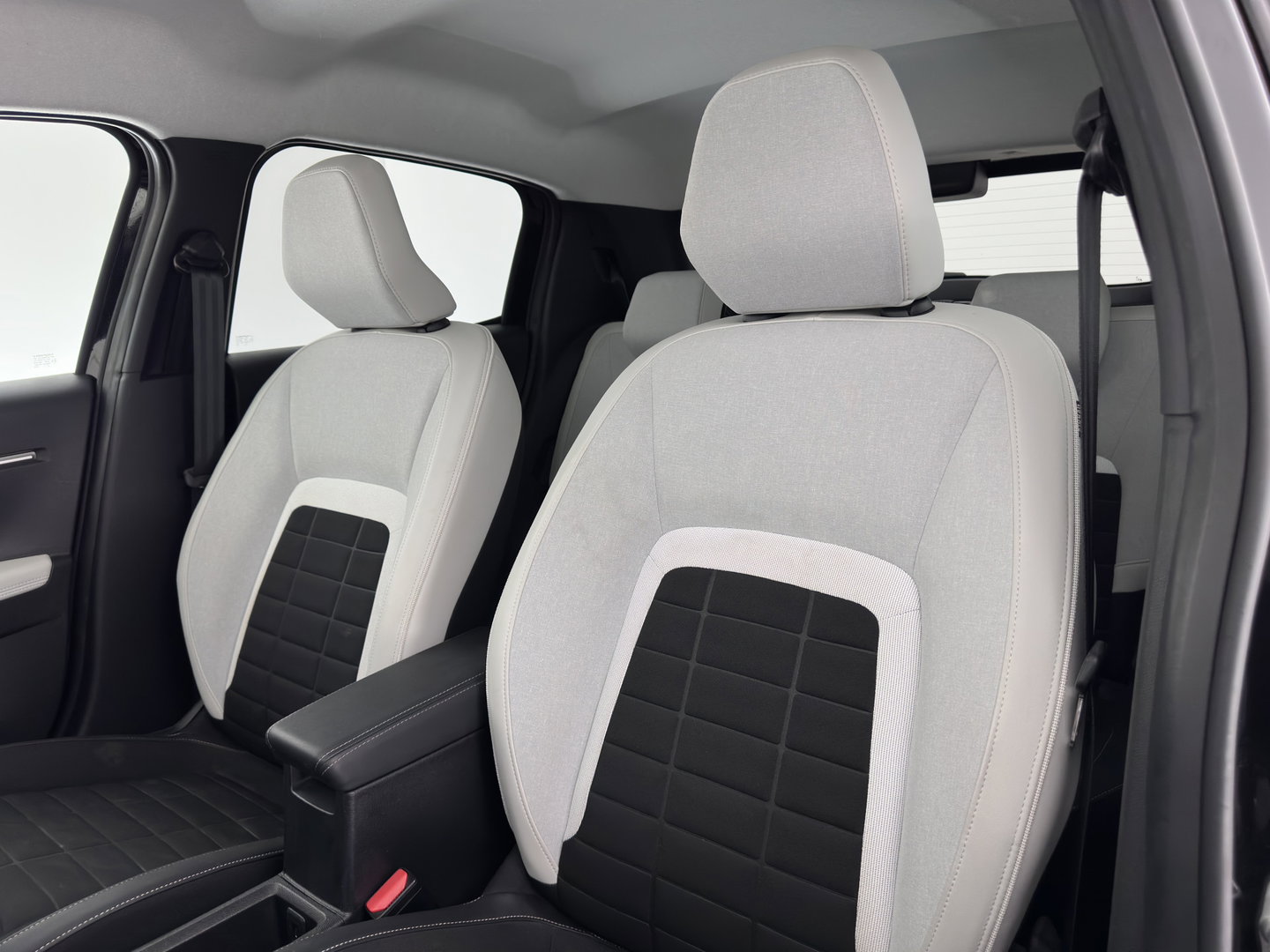 Citroën ë-C3 Max 113pk 44 kWh [3-Fase-11kW ] {SoH-90%} (INCL.BTW) *FULL-LED | NAVI-FULLMAP | CAMERA | COMFORT-SEATS | PRIVACY-GLASS | CARPLAY | DAB | ECC | PDC | CRUISE | 17''ALU*