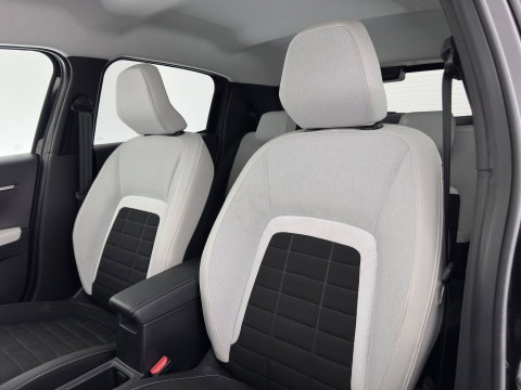 Citroën ë-C3 Max 113pk 44 kWh [3-Fase-11kW ] {SoH-90%} (INCL.BTW) *FULL-LED | NAVI-FULLMAP | CAMERA | COMFORT-SEATS | PRIVACY-GLASS | CARPLAY | DAB | ECC | PDC | CRUISE | 17''ALU*