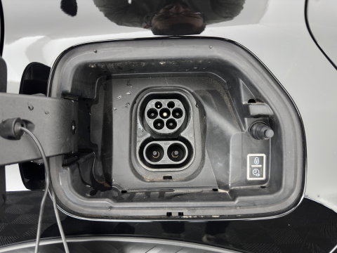 Citroën ë-C3 Max 113pk 44 kWh [3-Fase-11kW ] {SoH-90%} (INCL.BTW) *FULL-LED | NAVI-FULLMAP | CAMERA | COMFORT-SEATS | PRIVACY-GLASS | CARPLAY | DAB | ECC | PDC | CRUISE | 17''ALU*