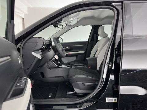 Citroën ë-C3 Max 113pk 44 kWh [3-Fase-11kW ] {SoH-90%} (INCL.BTW) *FULL-LED | NAVI-FULLMAP | CAMERA | COMFORT-SEATS | PRIVACY-GLASS | CARPLAY | DAB | ECC | PDC | CRUISE | 17''ALU*