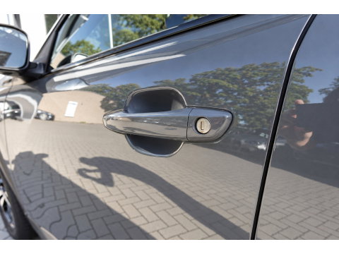 Peugeot 2008 1.2 Hybrid 136 GT PANO KEYLESS 360