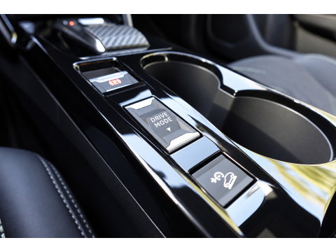 Peugeot 2008 1.2 Hybrid 136 GT PANO KEYLESS 360