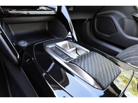 Peugeot 2008 1.2 Hybrid 136 GT PANO KEYLESS 360