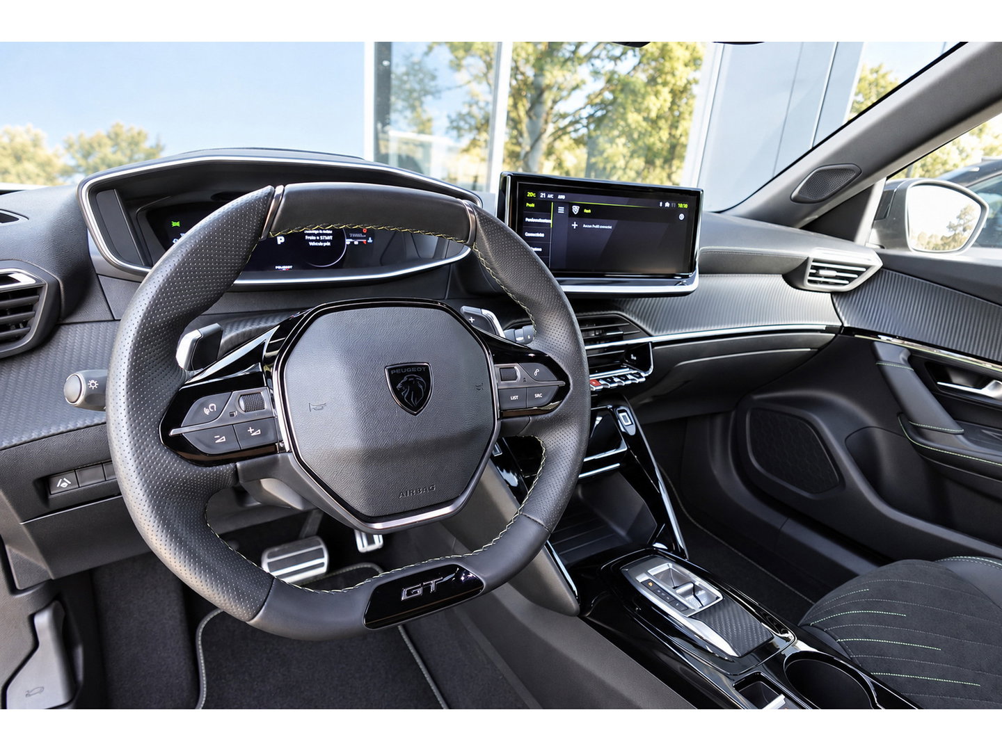 Peugeot 2008 1.2 Hybrid 136 GT PANO KEYLESS 360