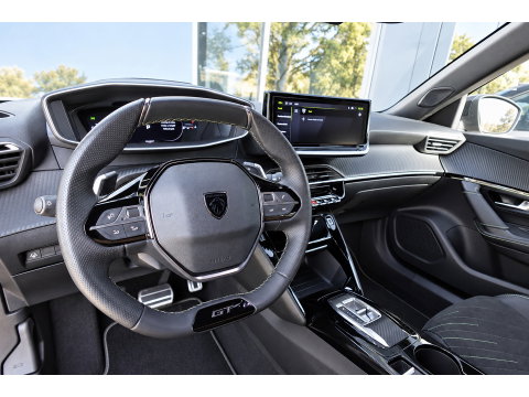 Peugeot 2008 1.2 Hybrid 136 GT PANO KEYLESS 360