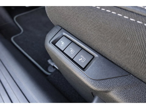 Peugeot 2008 1.2 Hybrid 136 GT PANO KEYLESS 360