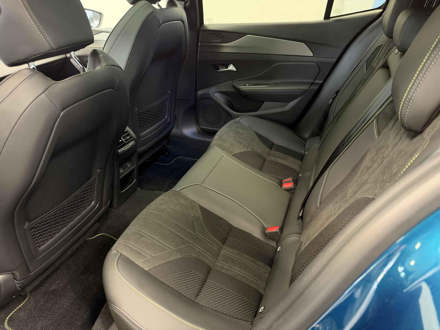 Peugeot 408 e-408 GT Avantage 58 kWh Panoramadak Full-led 19'lmv