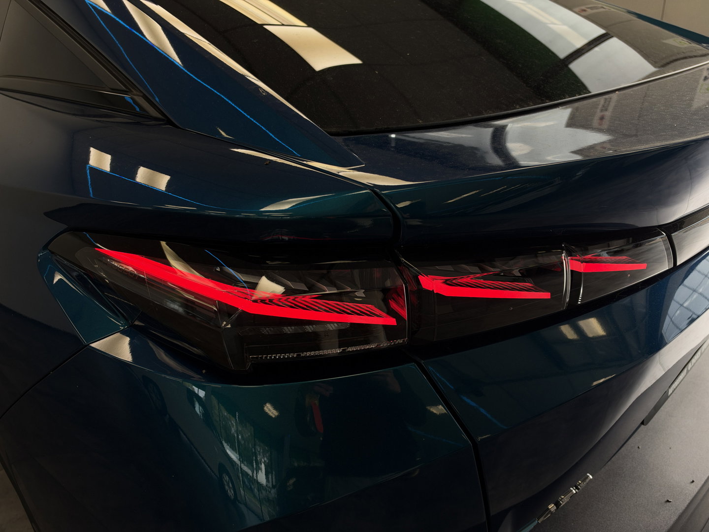 Peugeot 408 e-408 GT Avantage 58 kWh Panoramadak Full-led 19'lmv