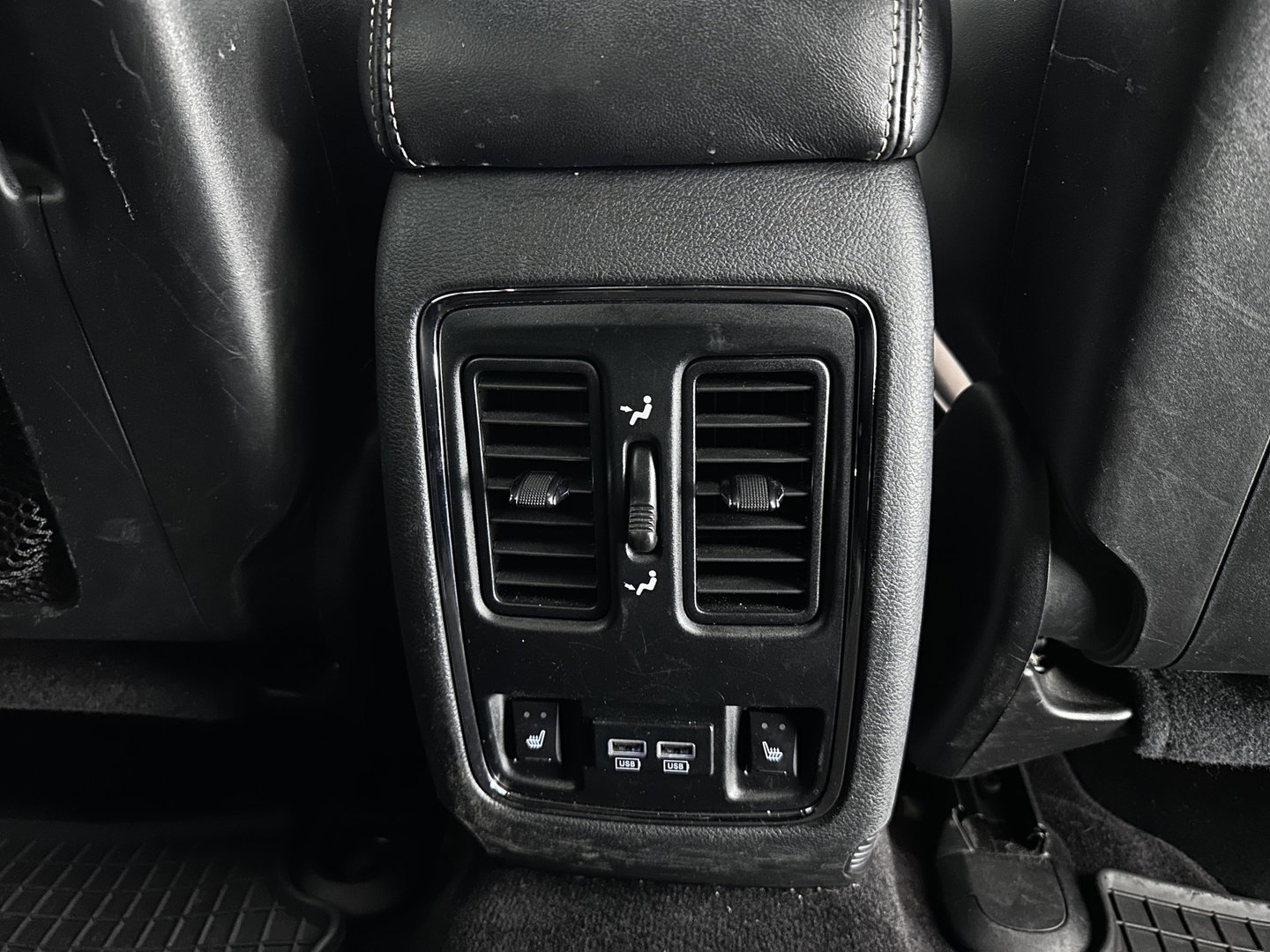 Jeep Grand Cherokee 3.0 CRD 75TH Anniversary Overland Aut. *PANO |  LEATHER | XENON | AIRSUSPENSION | BLIS | MEMORY-PACK | CAMERA | KEYLESS | NAVI-FULLMAP | TOWBAR | HEATED-COMFORTSEATS | SHIFTPADDLES |  DAB+ | PRIVACY-GLASS |