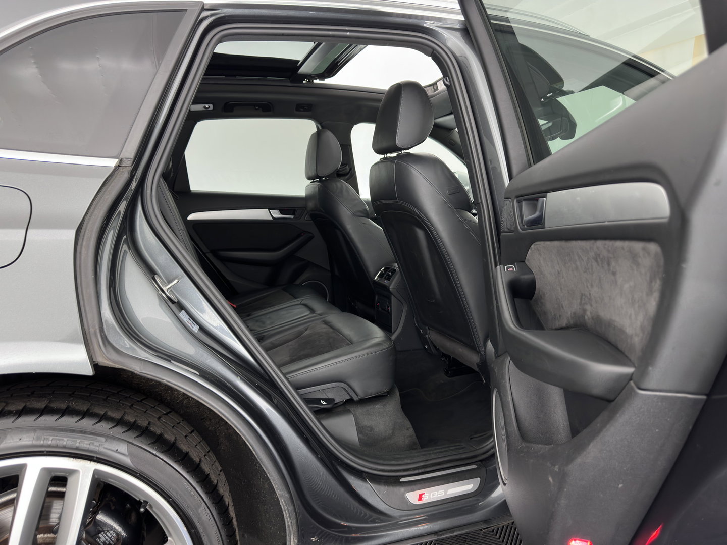 Audi SQ5 3.0 TDI quattro Pro Line Aut. *PANO | LEATHER-ALCANTARA | XENON | BANG&OLUFSEN | HEATED-SPORTSEATS | KEYLESS | CAMERA | NAVI-FULLMAP | PRIVACY-GLASS | SHIFTPADDLES | TOWBAR | 21''ALU*