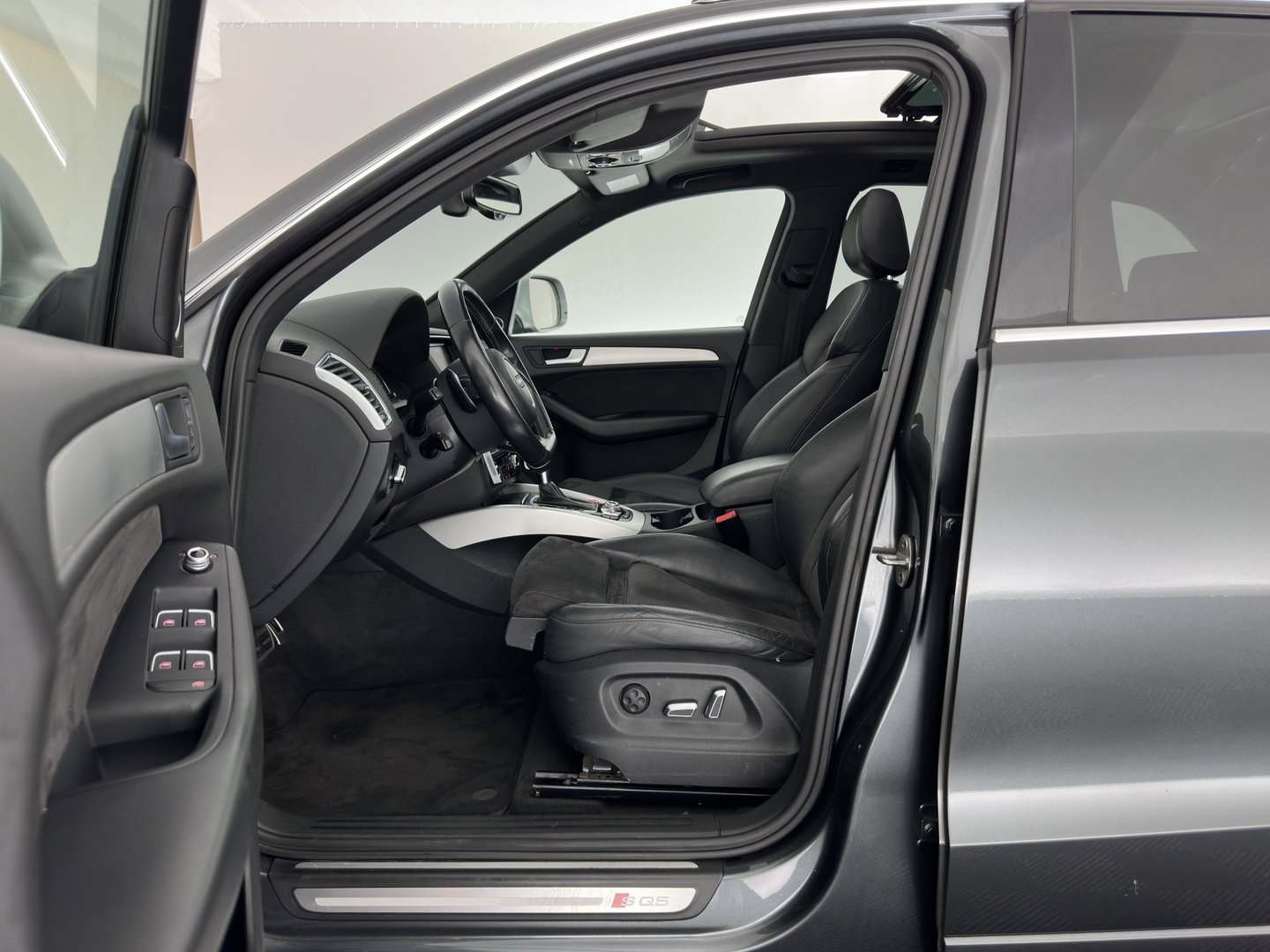 Audi SQ5 3.0 TDI quattro Pro Line Aut. *PANO | LEATHER-ALCANTARA | XENON | BANG&OLUFSEN | HEATED-SPORTSEATS | KEYLESS | CAMERA | NAVI-FULLMAP | PRIVACY-GLASS | SHIFTPADDLES | TOWBAR | 21''ALU*