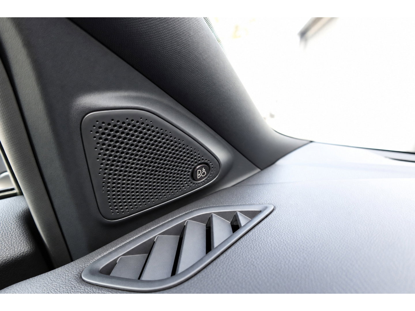 Ford Puma 1.0 EcoBoost Hybrid ST-Line X PANO B&O CAM