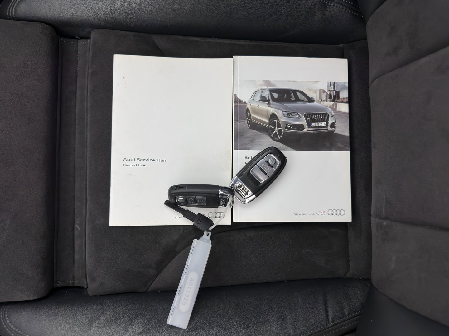 Audi SQ5 3.0 TDI quattro Pro Line Aut. *PANO | LEATHER-ALCANTARA | XENON | BANG&OLUFSEN | HEATED-SPORTSEATS | KEYLESS | CAMERA | NAVI-FULLMAP | PRIVACY-GLASS | SHIFTPADDLES | TOWBAR | 21''ALU*