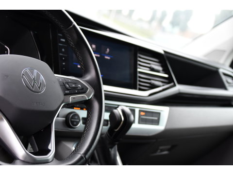 Volkswagen Transporter 2.0 TDI L2H1 32 DC Caravelle Virtual, Adaptieve Cruise, Carplay, LED, 204pk, Stoelverwarming, Clima, Automaat, 2 x Schuifdeur, Multimedia, Uniek!
