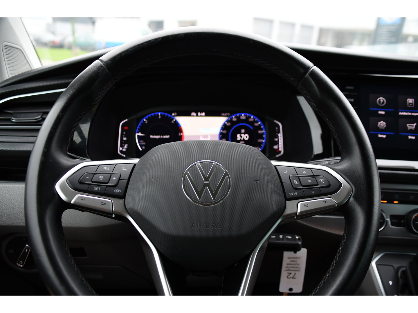 Volkswagen Transporter 2.0 TDI L2H1 32 DC Caravelle Virtual, Adaptieve Cruise, Carplay, LED, 204pk, Stoelverwarming, Clima, Automaat, 2 x Schuifdeur, Multimedia, Uniek!