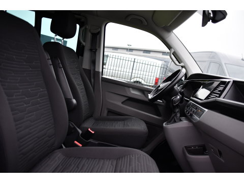Volkswagen Transporter 2.0 TDI L2H1 32 DC Caravelle Virtual, Adaptieve Cruise, Carplay, LED, 204pk, Stoelverwarming, Clima, Automaat, 2 x Schuifdeur, Multimedia, Uniek!
