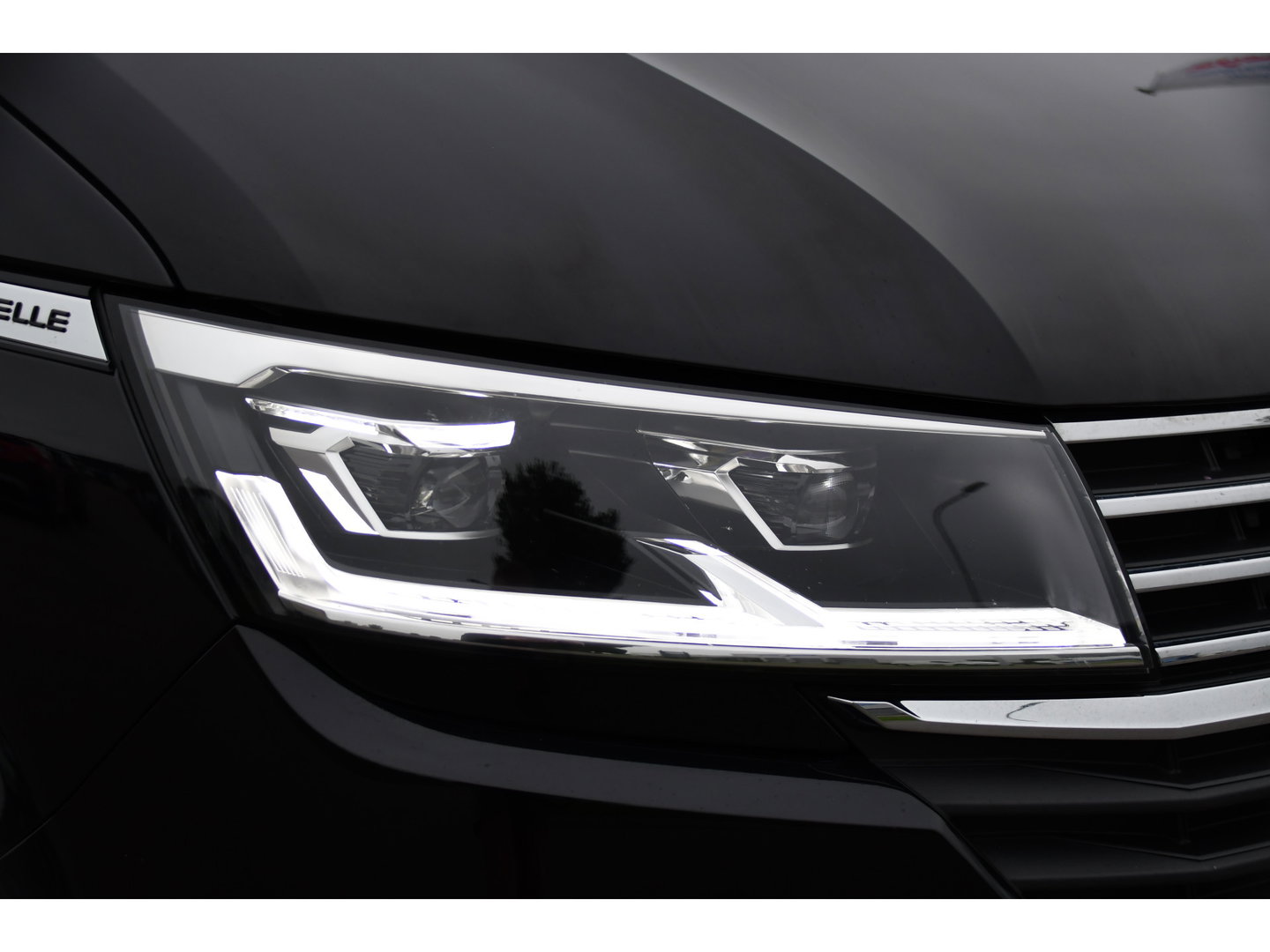 Volkswagen Transporter 2.0 TDI L2H1 32 DC Caravelle Virtual, Adaptieve Cruise, Carplay, LED, 204pk, Stoelverwarming, Clima, Automaat, 2 x Schuifdeur, Multimedia, Uniek!
