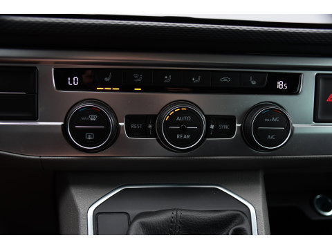 Volkswagen Transporter 2.0 TDI L2H1 32 DC Caravelle Virtual, Adaptieve Cruise, Carplay, LED, 204pk, Stoelverwarming, Clima, Automaat, 2 x Schuifdeur, Multimedia, Uniek!