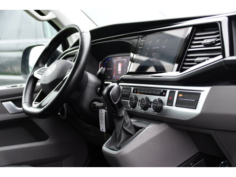 Volkswagen Transporter 2.0 TDI L2H1 32 DC Caravelle Virtual, Adaptieve Cruise, Carplay, LED, 204pk, Stoelverwarming, Clima, Automaat, 2 x Schuifdeur, Multimedia, Uniek!
