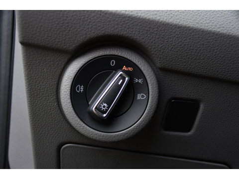 Volkswagen Transporter 2.0 TDI L2H1 32 DC Caravelle Virtual, Adaptieve Cruise, Carplay, LED, 204pk, Stoelverwarming, Clima, Automaat, 2 x Schuifdeur, Multimedia, Uniek!