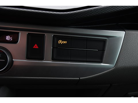 Volkswagen Transporter 2.0 TDI L2H1 32 DC Caravelle Virtual, Adaptieve Cruise, Carplay, LED, 204pk, Stoelverwarming, Clima, Automaat, 2 x Schuifdeur, Multimedia, Uniek!