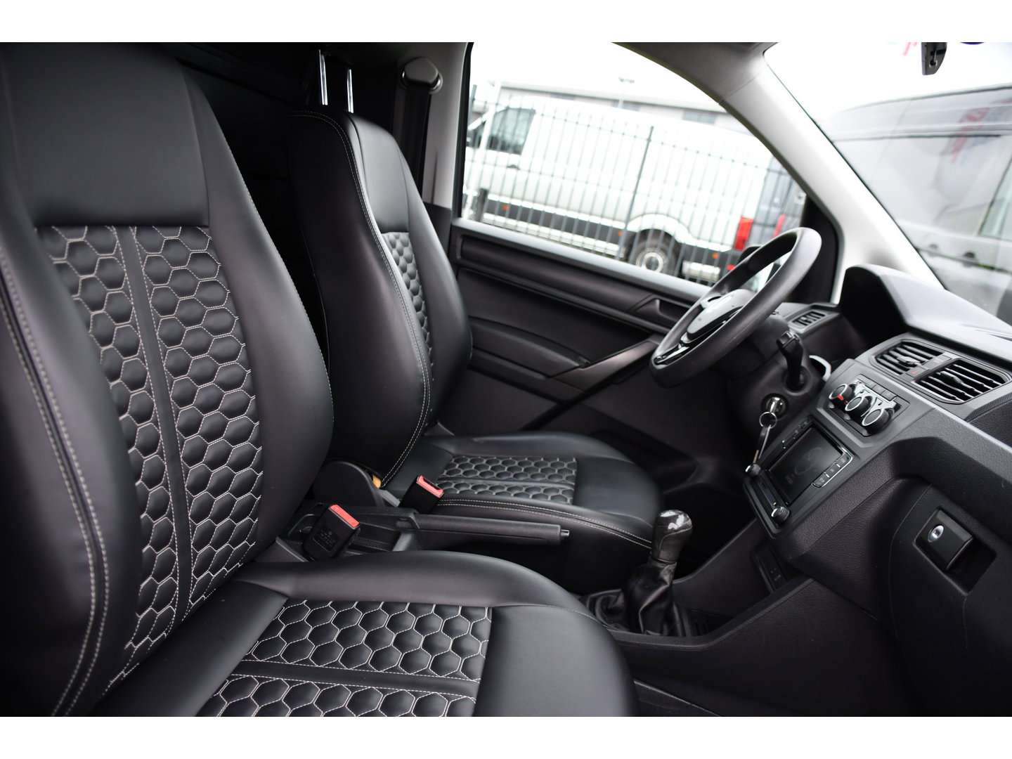 Volkswagen Caddy 2.0 TDI L1H1 PB Edition Airco, Multimedia, Leder, 185pk, Radio, Uniek!
