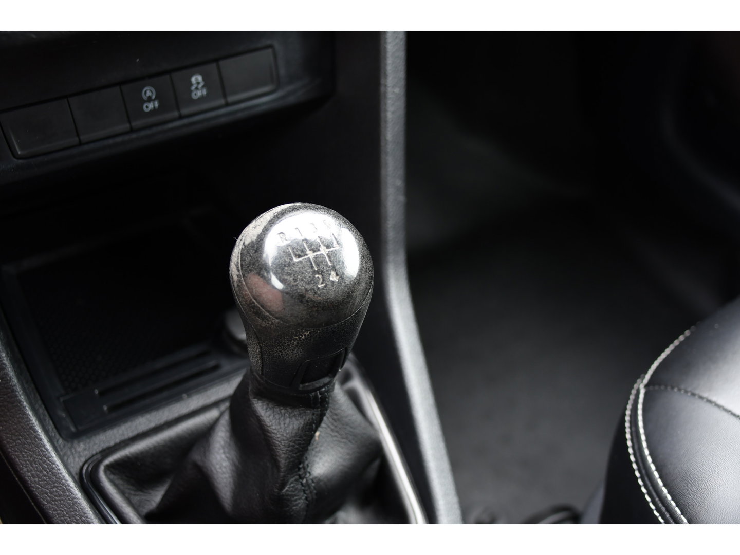Volkswagen Caddy 2.0 TDI L1H1 PB Edition Airco, Multimedia, Leder, 185pk, Radio, Uniek!