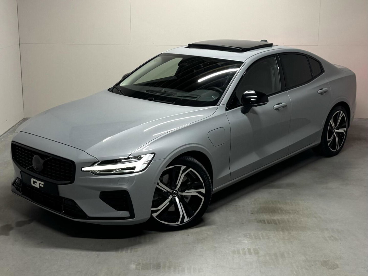 Volvo S60 2.0 Recharge T8 AWD Ultimate Dark Pano B&W Massage