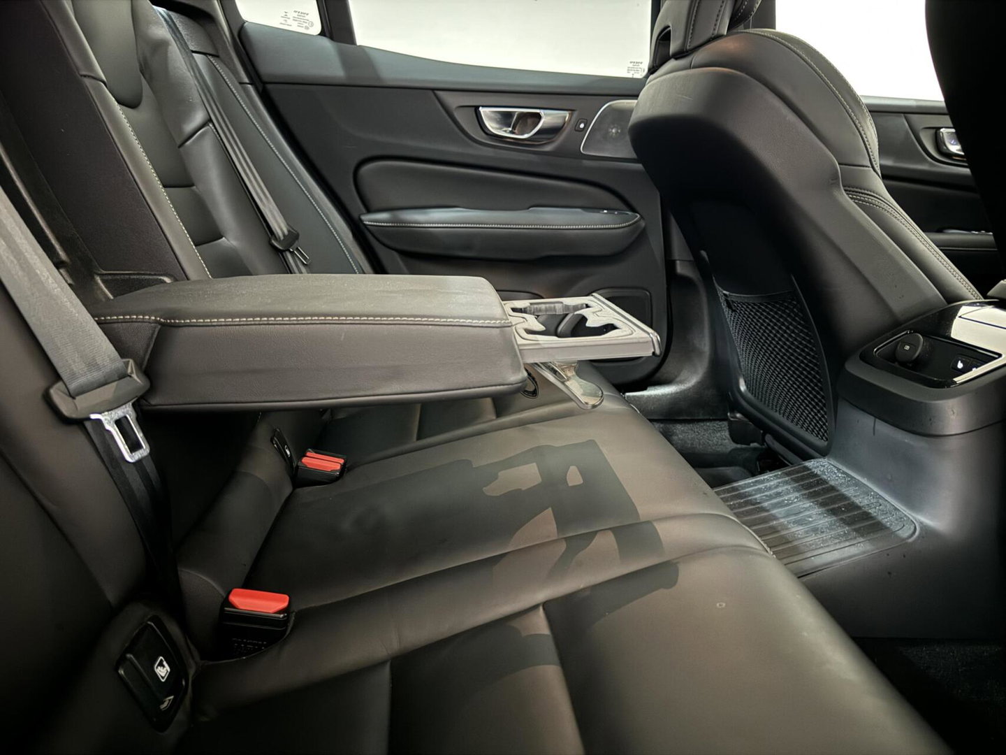 Volvo S60 2.0 Recharge T8 AWD Ultimate Dark Pano B&W Massage