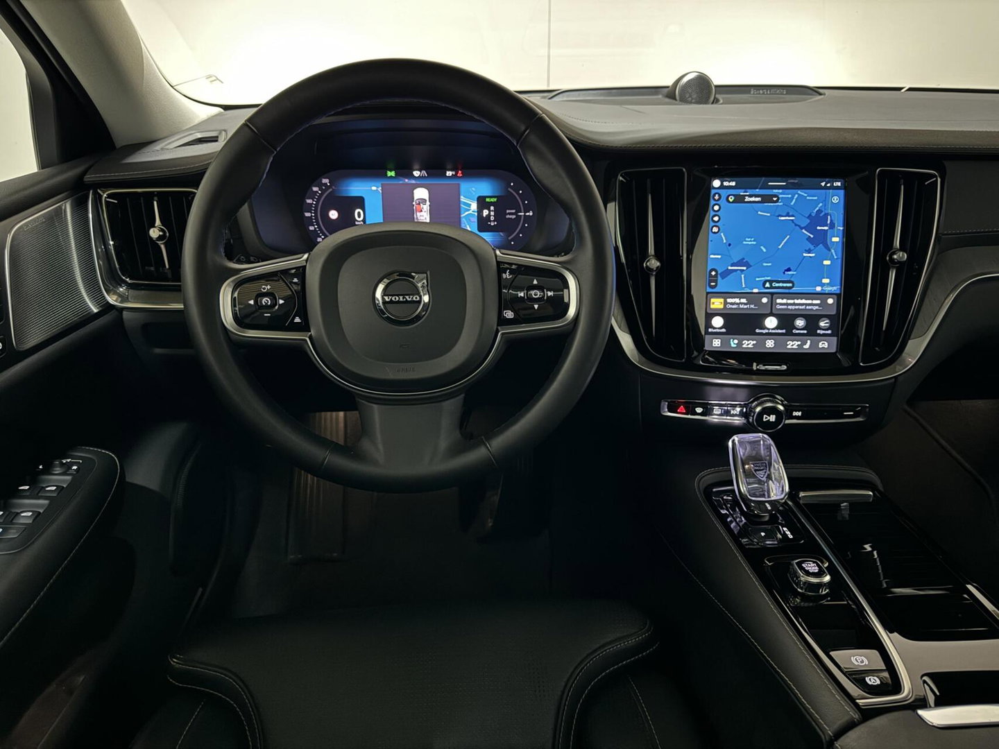 Volvo S60 2.0 Recharge T8 AWD Ultimate Dark Pano B&W Massage