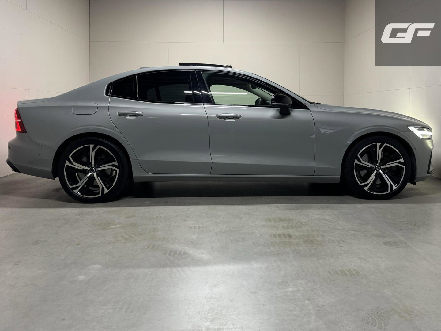 Volvo S60 2.0 Recharge T8 AWD Ultimate Dark Pano B&W Massage