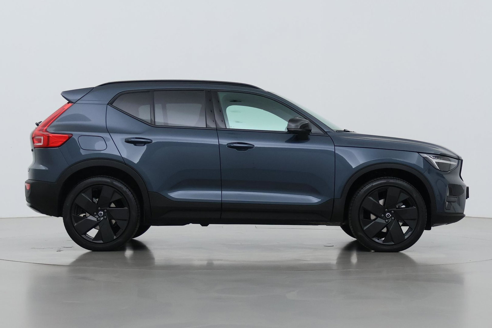 Volvo XC40 B3 Plus Black Edition | Harman/Kardon | BLIS | 360° Camera | Pilot Assist | Stoel+Stuurverwarming | Memory | ACC | 20 Inch