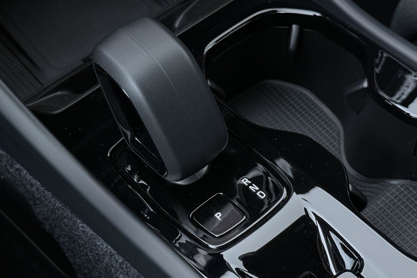 Volvo XC40 B3 Plus Black Edition | Harman/Kardon | BLIS | 360° Camera | Pilot Assist | Stoel+Stuurverwarming | Memory | ACC | 20 Inch