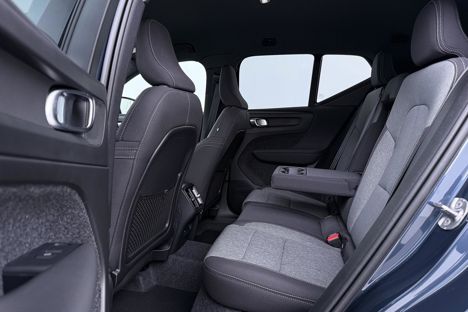 Volvo XC40 B3 Plus Black Edition | Harman/Kardon | BLIS | 360° Camera | Pilot Assist | Stoel+Stuurverwarming | Memory | ACC | 20 Inch