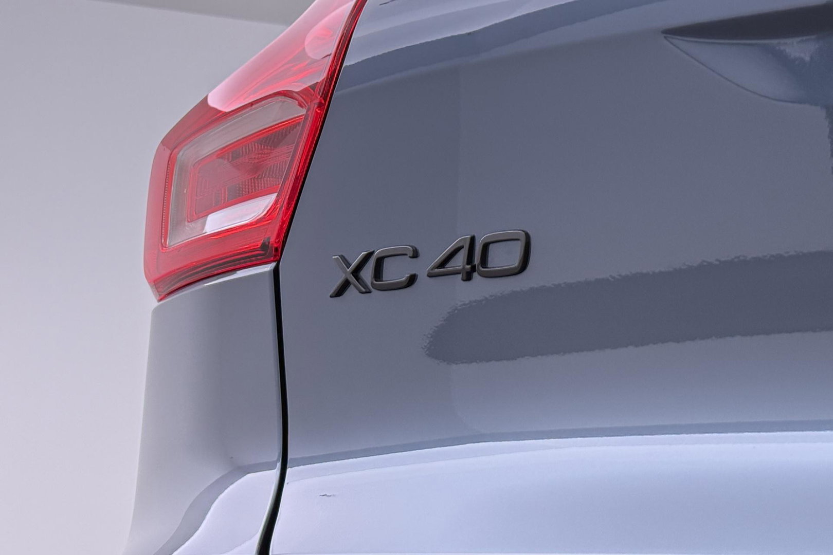 Volvo XC40 B3 Plus Black Edition | Harman/Kardon | BLIS | 360° Camera | Pilot Assist | Stoel+Stuurverwarming | Memory | ACC | 20 Inch