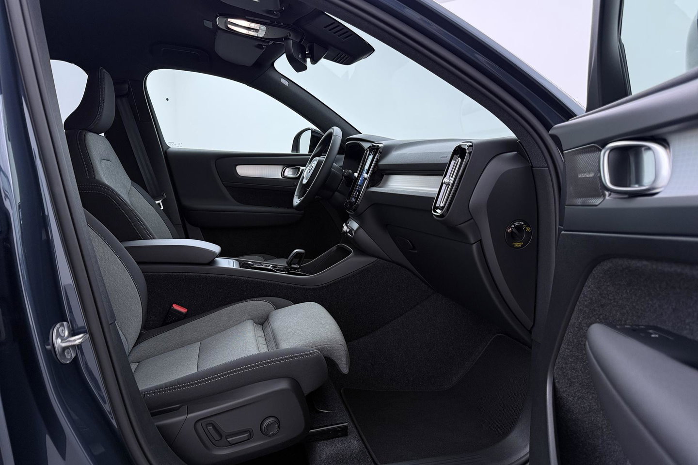 Volvo XC40 B3 Plus Black Edition | Harman/Kardon | BLIS | 360° Camera | Pilot Assist | Stoel+Stuurverwarming | Memory | ACC | 20 Inch
