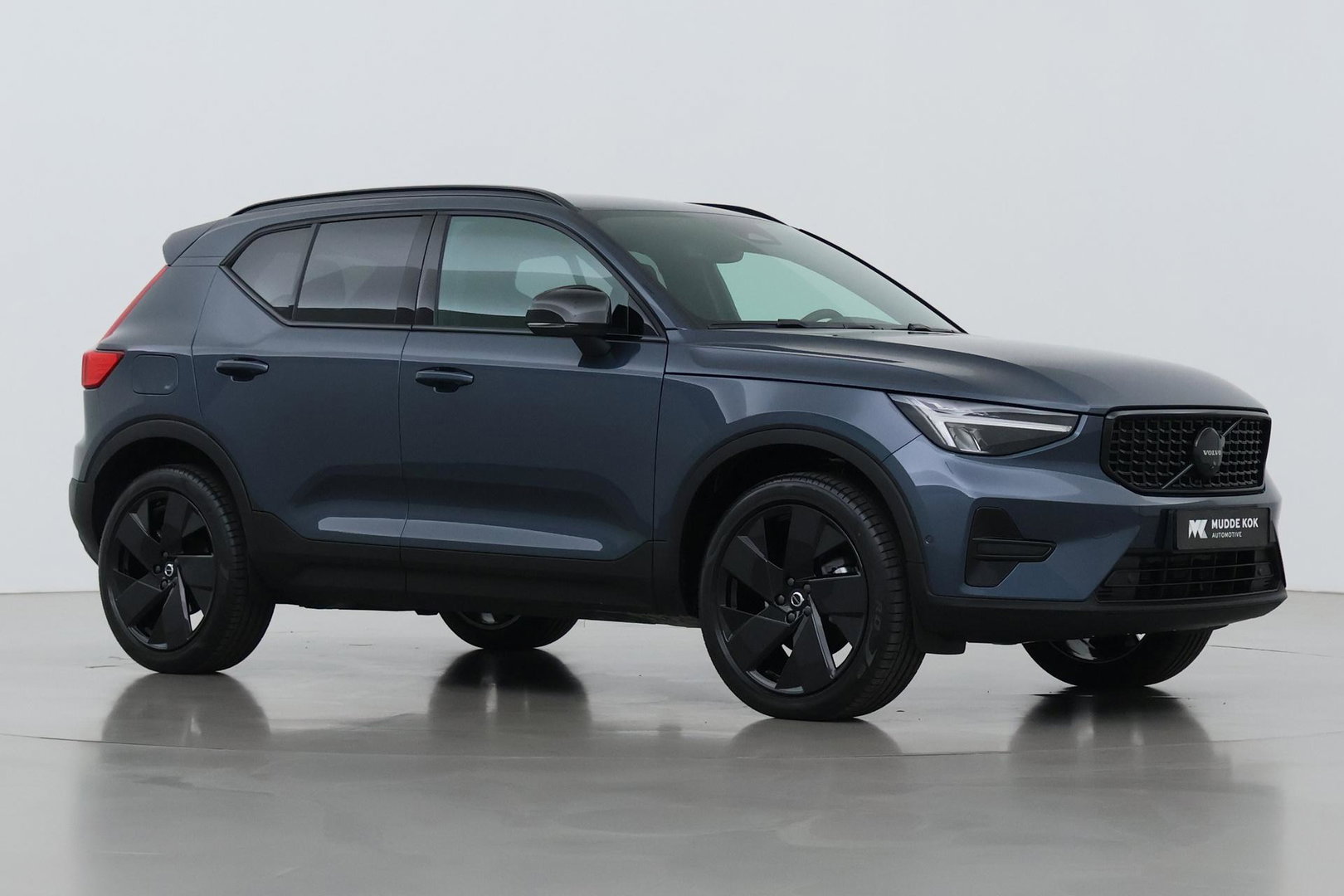 Volvo XC40 B3 Plus Black Edition | Harman/Kardon | BLIS | 360° Camera | Pilot Assist | Stoel+Stuurverwarming | Memory | ACC | 20 Inch