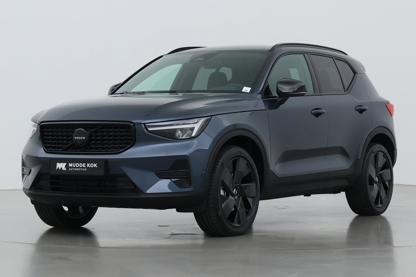 Volvo XC40 B3 Plus Black Edition | Harman/Kardon | BLIS | 360° Camera | Pilot Assist | Stoel+Stuurverwarming | Memory | ACC | 20 Inch
