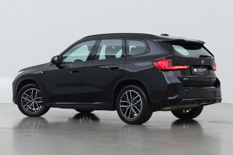 BMW X1 xDrive25e | M Sport | Adaptief M-onderstel | Cruise Control | Camera | Keyless Entry | Adaptieve LED | Stoelverwarming | 18 Inch