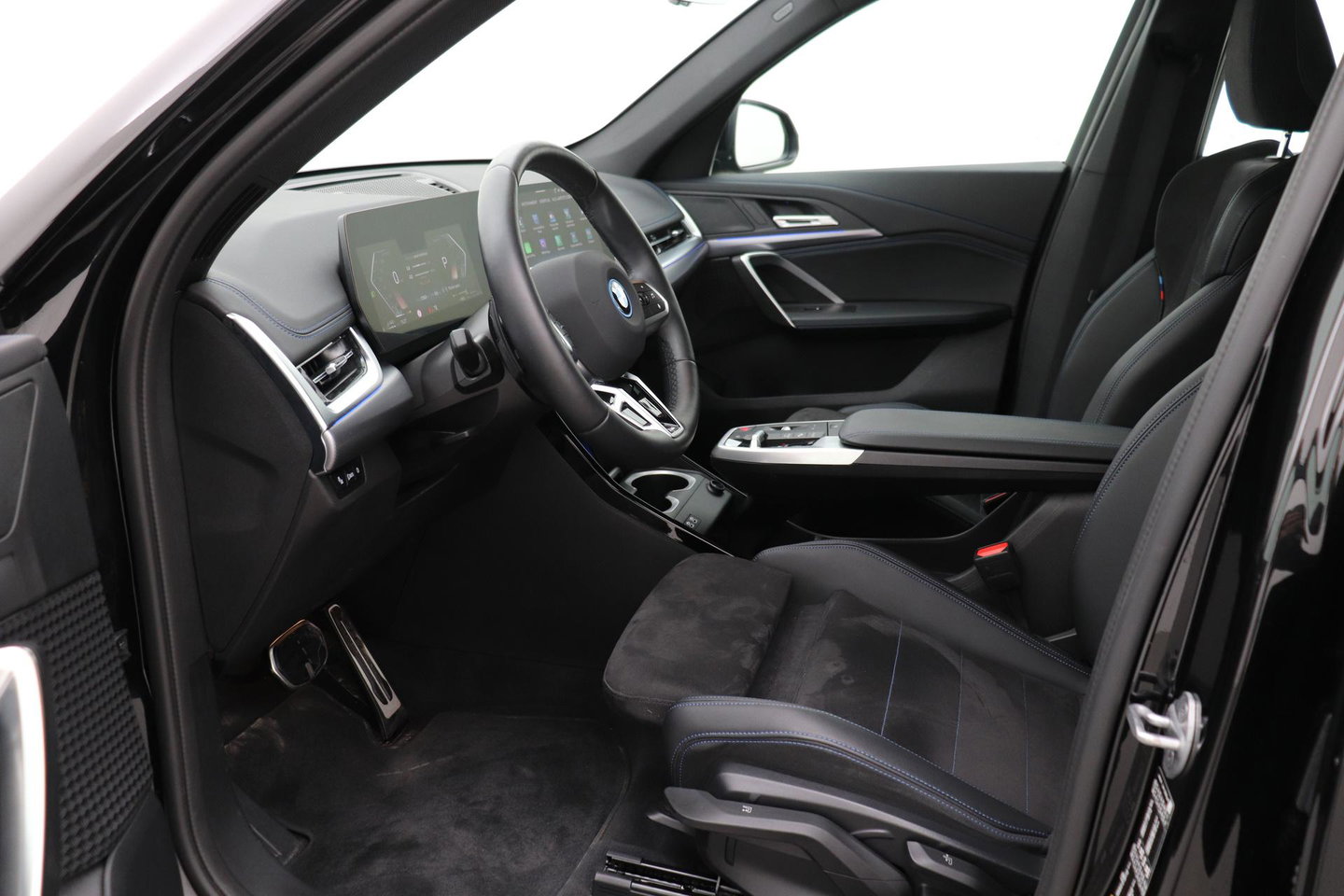 BMW X1 xDrive25e | M Sport | Adaptief M-onderstel | Cruise Control | Camera | Keyless Entry | Adaptieve LED | Stoelverwarming | 18 Inch