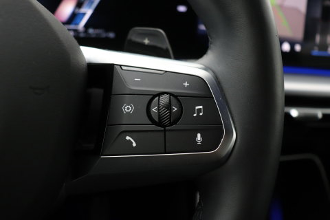 BMW X1 xDrive25e | M Sport | Adaptief M-onderstel | Cruise Control | Camera | Keyless Entry | Adaptieve LED | Stoelverwarming | 18 Inch