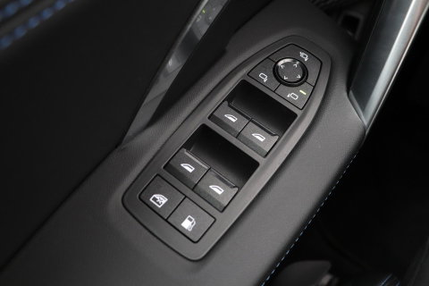 BMW X1 xDrive25e | M Sport | Adaptief M-onderstel | Cruise Control | Camera | Keyless Entry | Adaptieve LED | Stoelverwarming | 18 Inch