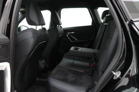 BMW X1 xDrive25e | M Sport | Adaptief M-onderstel | Cruise Control | Camera | Keyless Entry | Adaptieve LED | Stoelverwarming | 18 Inch