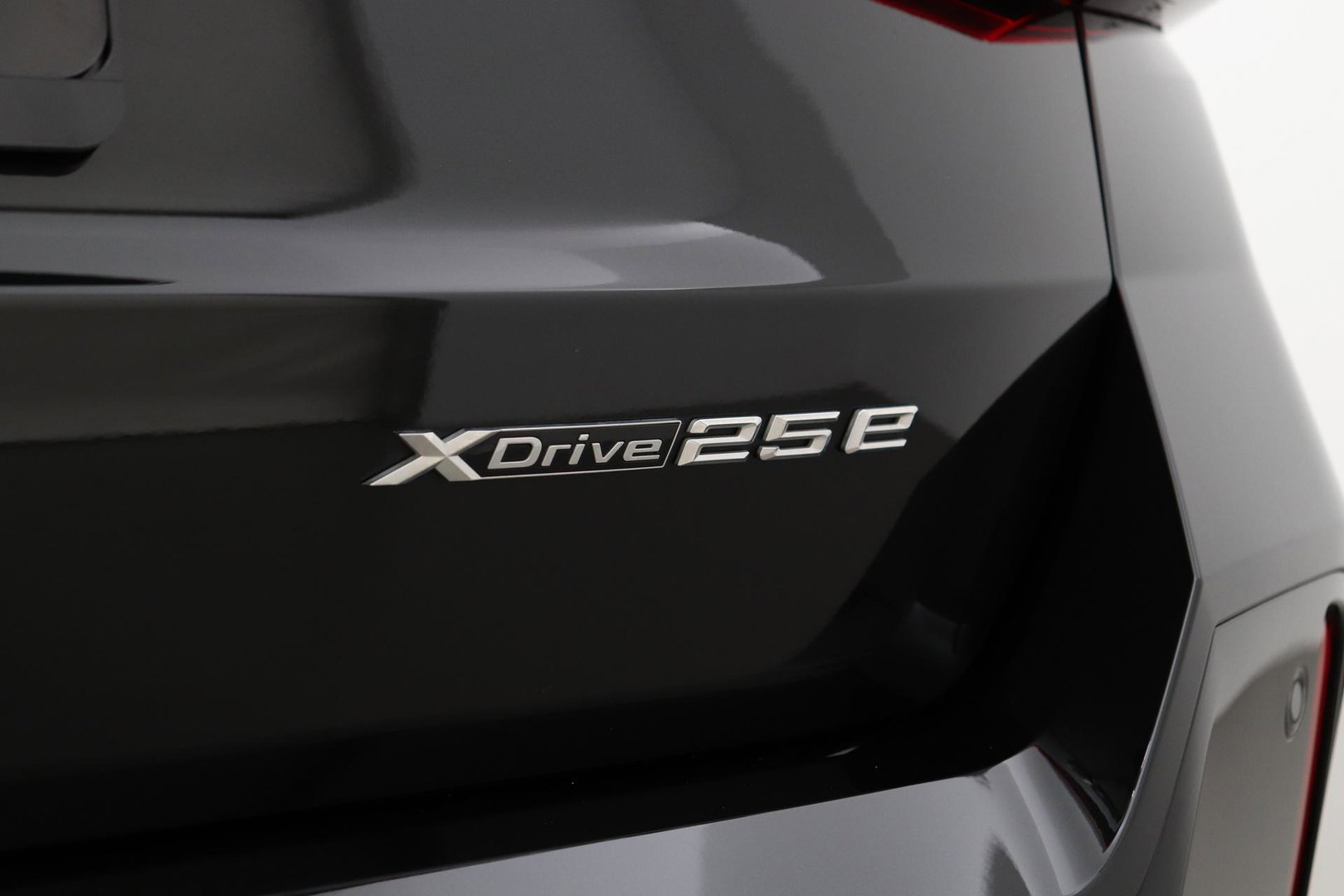 BMW X1 xDrive25e | M Sport | Adaptief M-onderstel | Cruise Control | Camera | Keyless Entry | Adaptieve LED | Stoelverwarming | 18 Inch