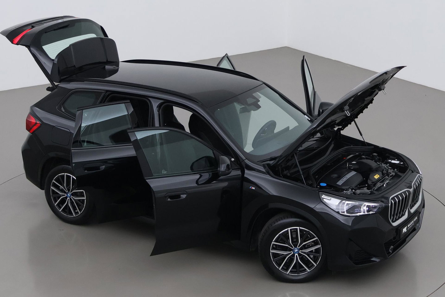 BMW X1 xDrive25e | M Sport | Adaptief M-onderstel | Cruise Control | Camera | Keyless Entry | Adaptieve LED | Stoelverwarming | 18 Inch
